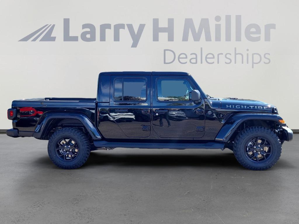new 2025 Jeep Gladiator car, priced at $43,956