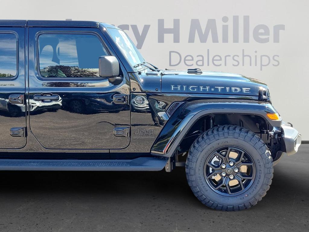 new 2025 Jeep Gladiator car, priced at $44,956