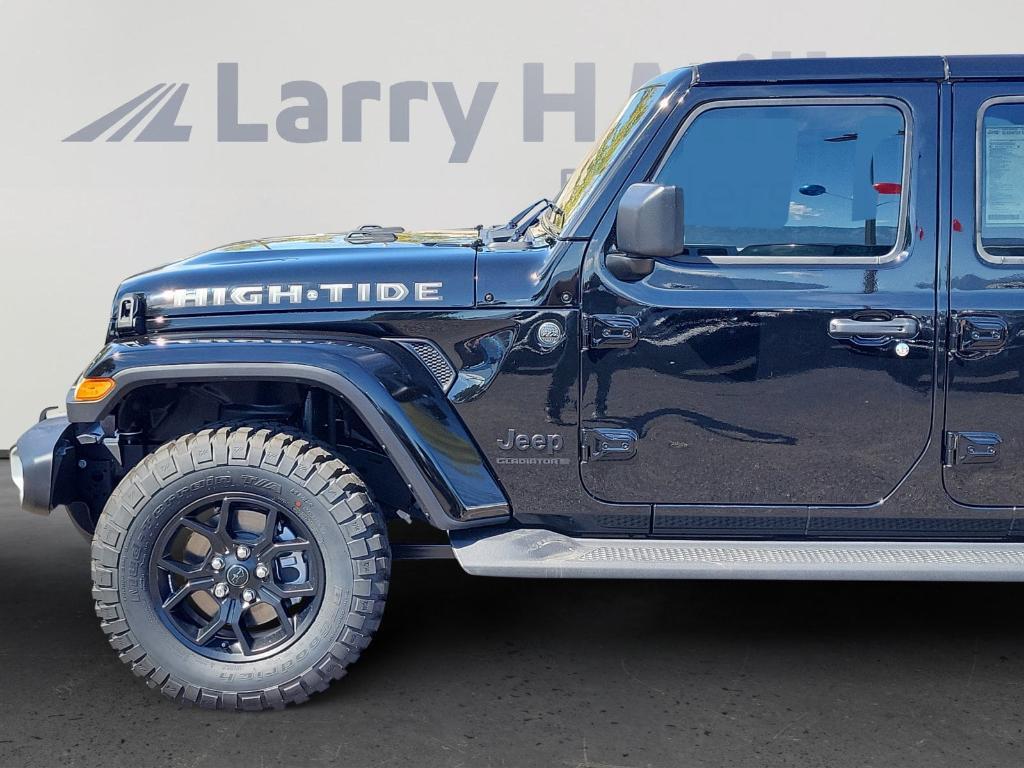 new 2025 Jeep Gladiator car, priced at $44,956