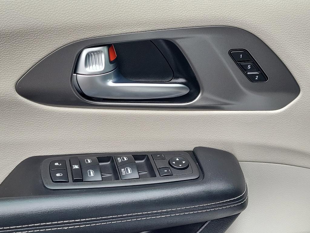 used 2024 Chrysler Pacifica car, priced at $29,987