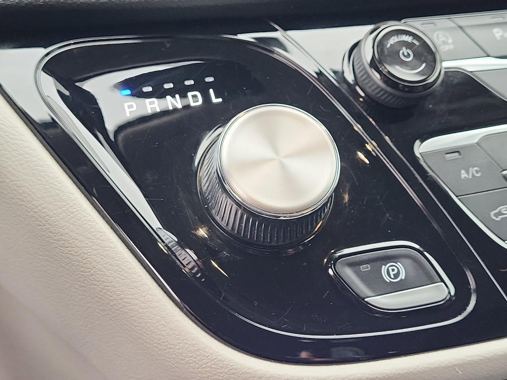 used 2024 Chrysler Pacifica car, priced at $29,987