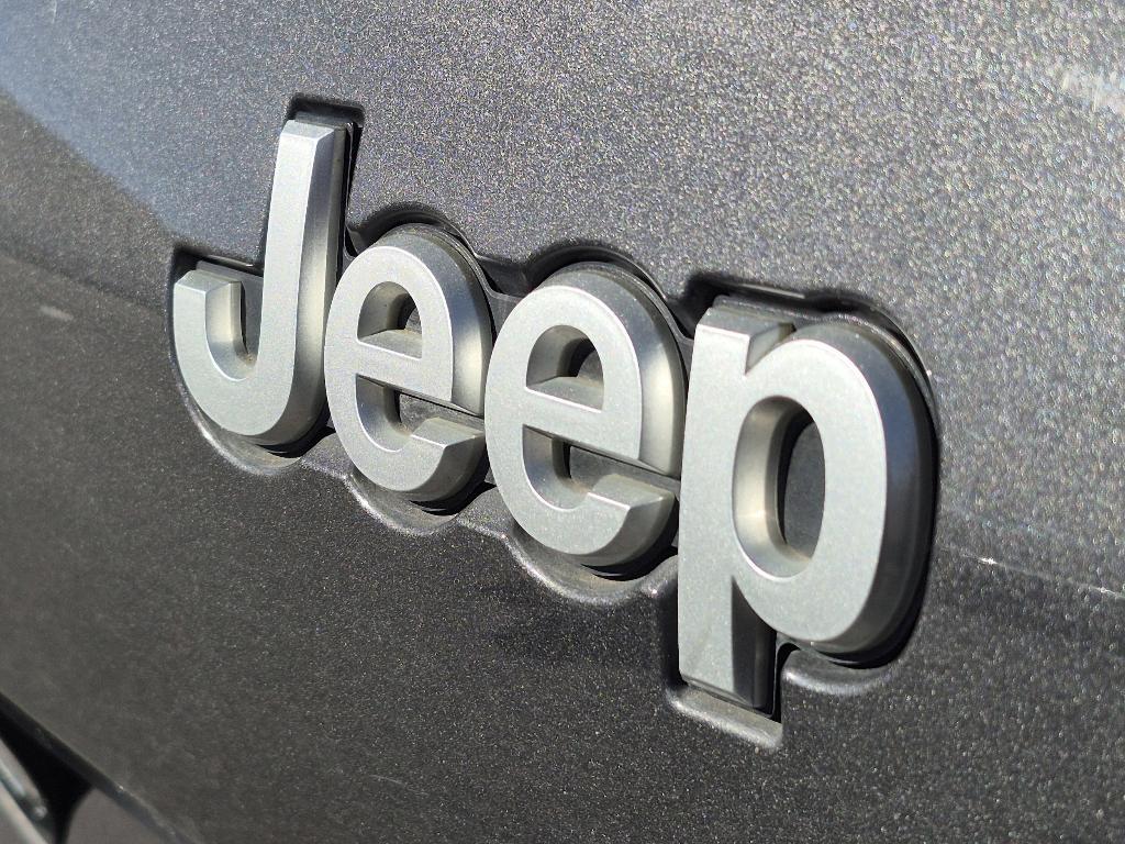 used 2024 Jeep Grand Cherokee L car, priced at $31,897