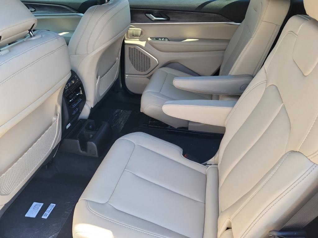 new 2025 Jeep Grand Cherokee L car, priced at $47,006