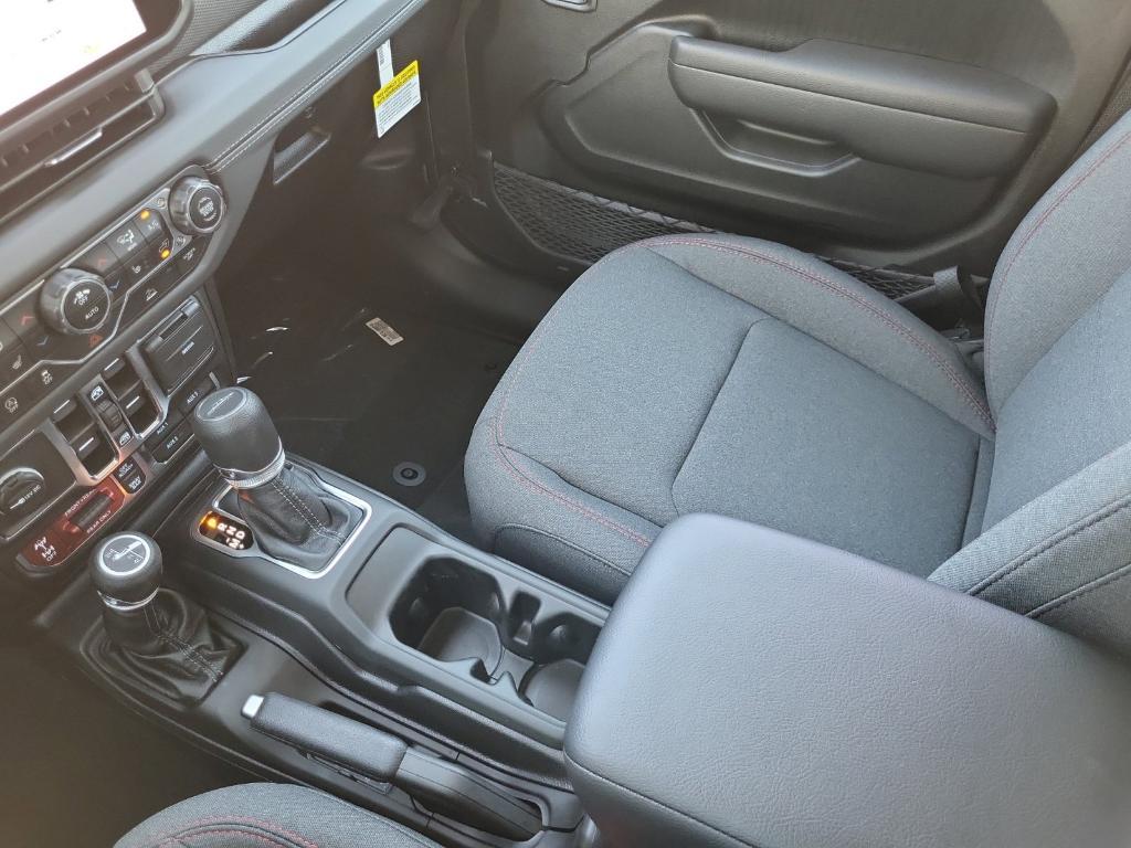 new 2025 Jeep Gladiator car, priced at $48,601