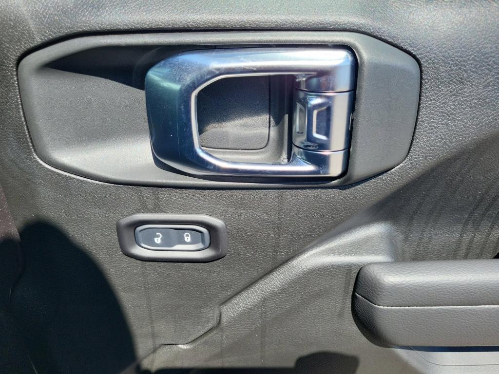 new 2025 Jeep Gladiator car, priced at $48,601