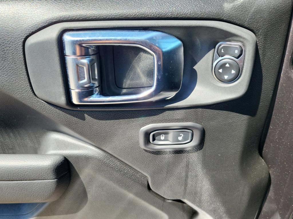 new 2025 Jeep Gladiator car, priced at $47,601