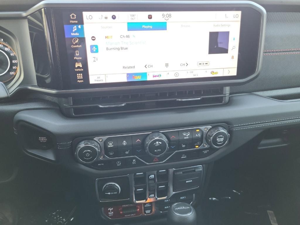 new 2025 Jeep Gladiator car, priced at $48,601