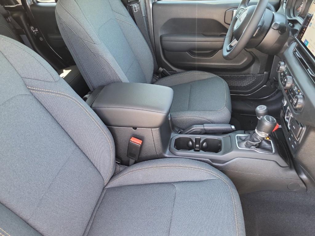 new 2025 Jeep Gladiator car, priced at $44,741