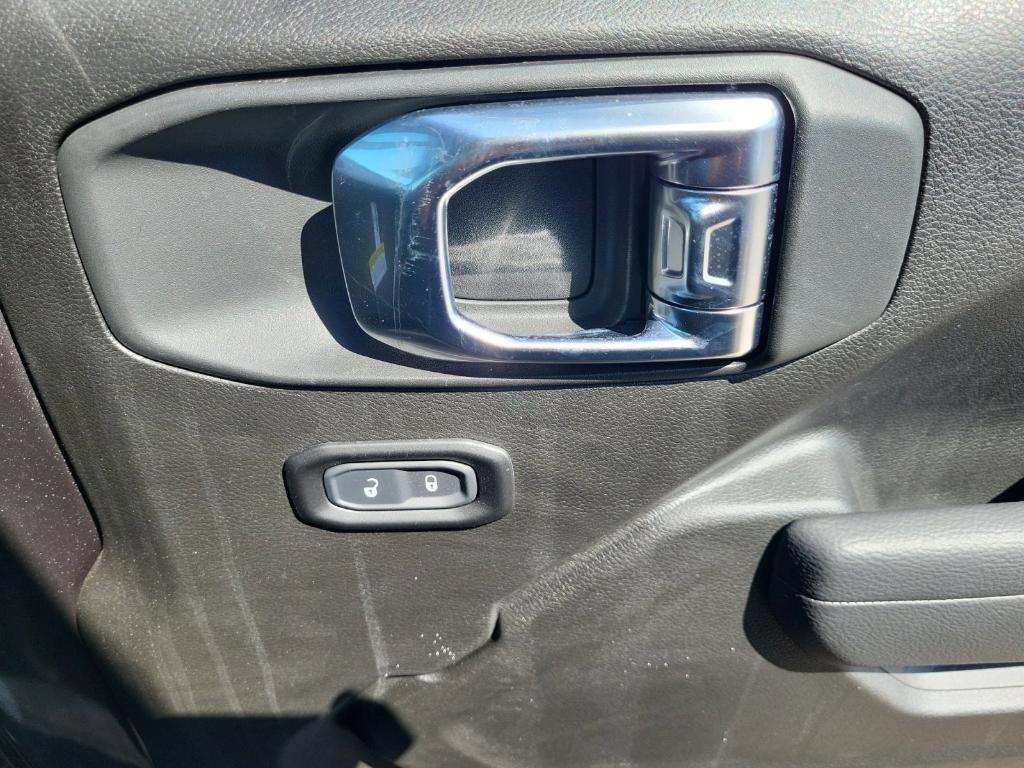 new 2025 Jeep Gladiator car, priced at $44,741