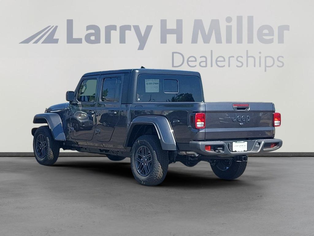 new 2025 Jeep Gladiator car, priced at $44,741