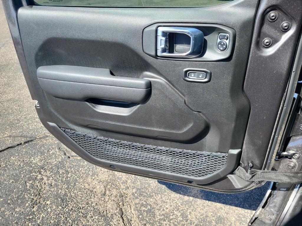 new 2025 Jeep Gladiator car, priced at $44,741