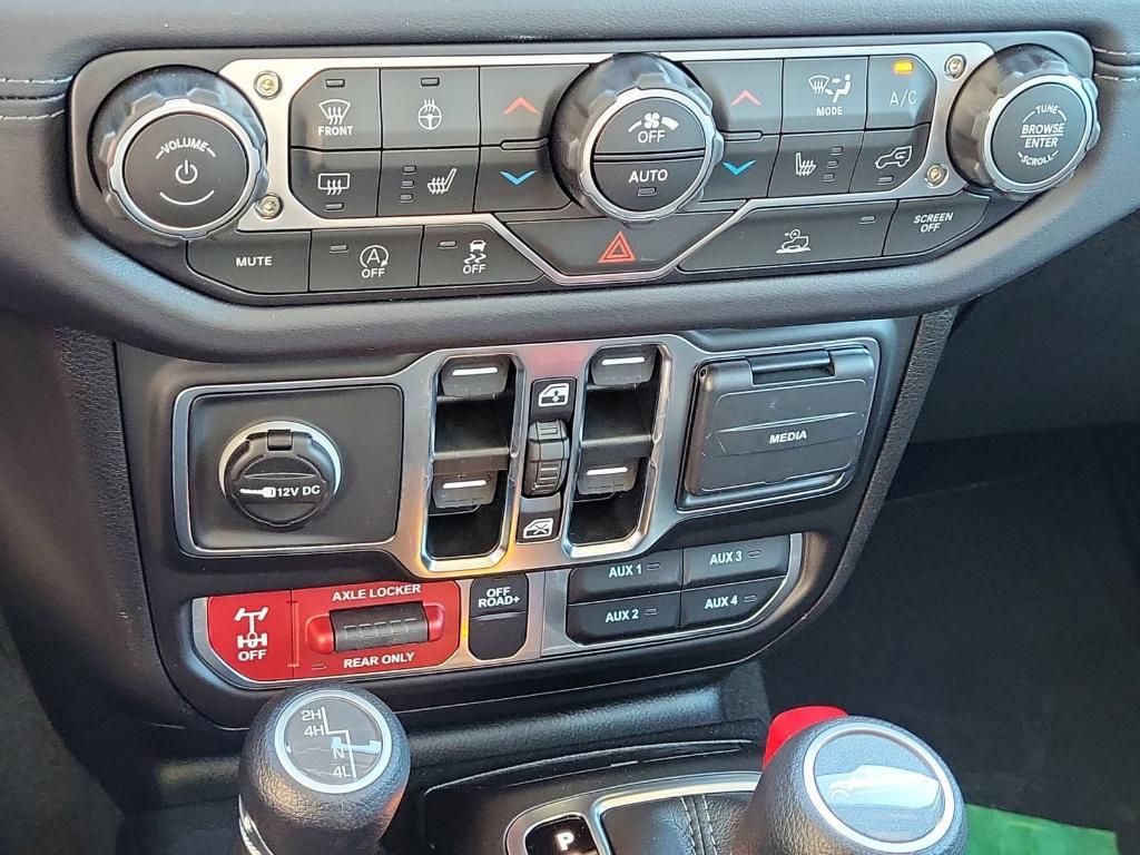 new 2025 Jeep Gladiator car, priced at $49,006