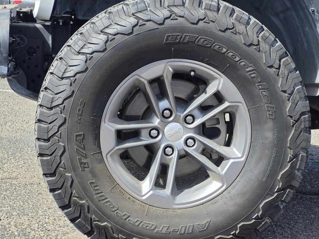 used 2021 Jeep Gladiator car, priced at $26,947