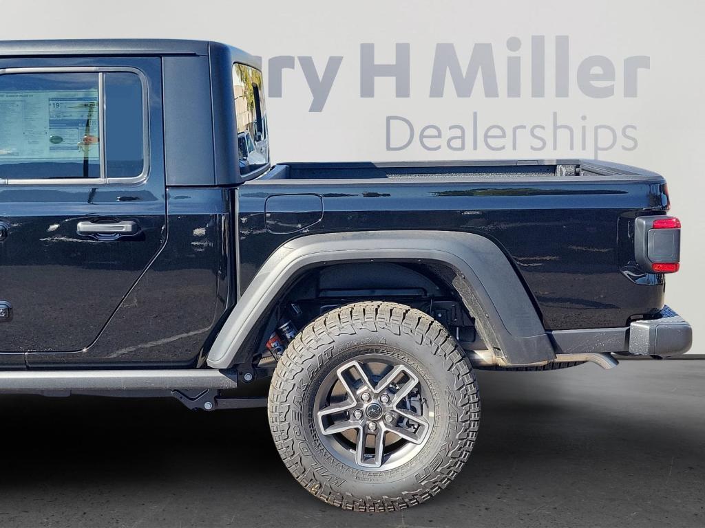 new 2025 Jeep Gladiator car, priced at $49,601