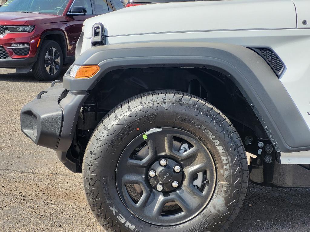 new 2026 Jeep Wrangler car, priced at $36,235