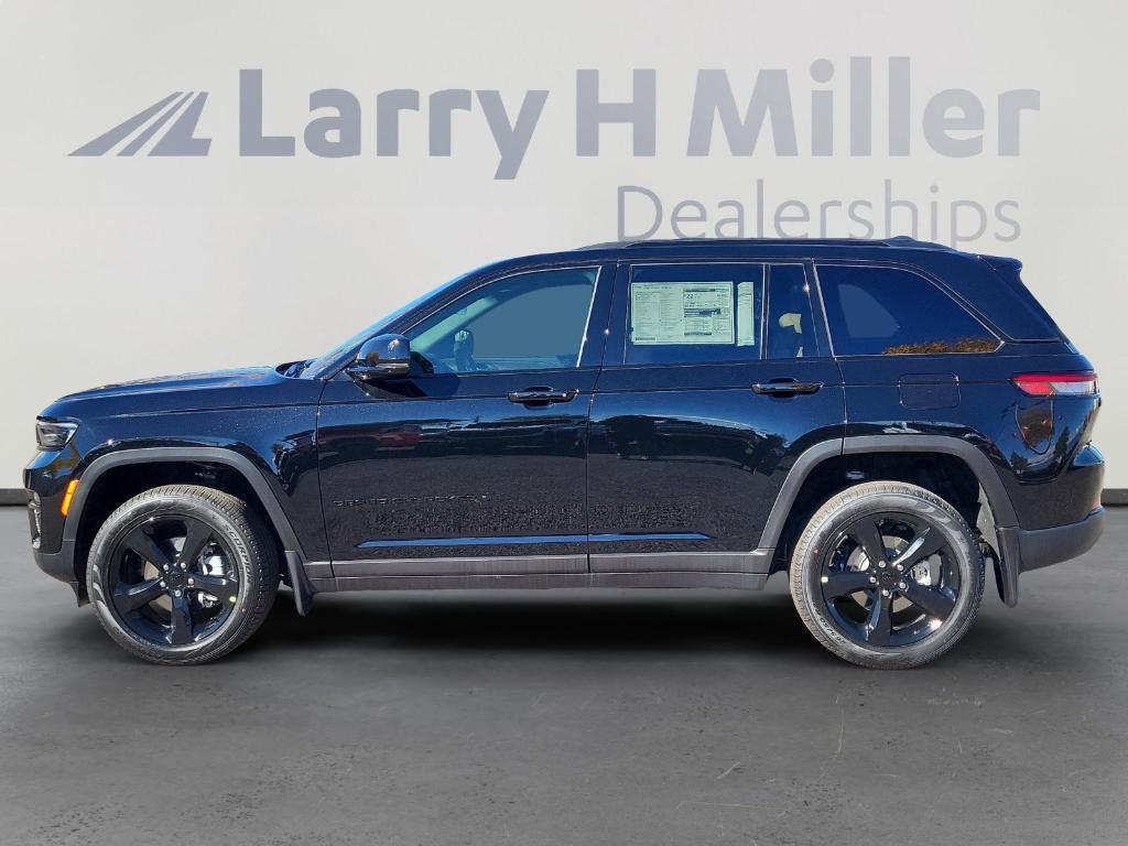 new 2025 Jeep Grand Cherokee car, priced at $50,976