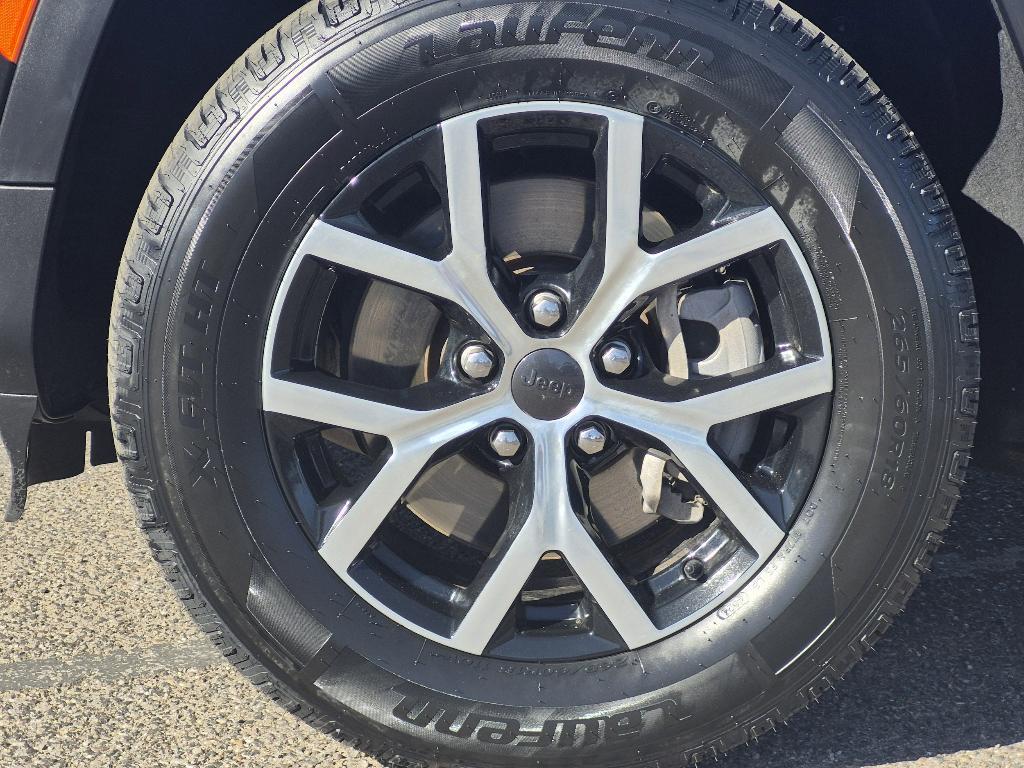 used 2024 Jeep Grand Cherokee L car, priced at $34,897