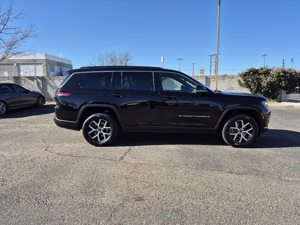 used 2024 Jeep Grand Cherokee L car, priced at $34,897