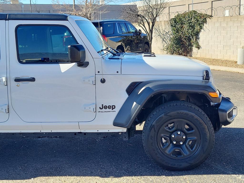 used 2023 Jeep Gladiator car, priced at $31,297