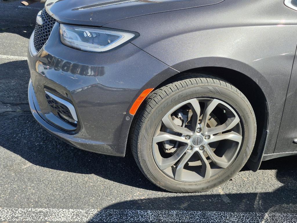 used 2021 Chrysler Pacifica car, priced at $32,997