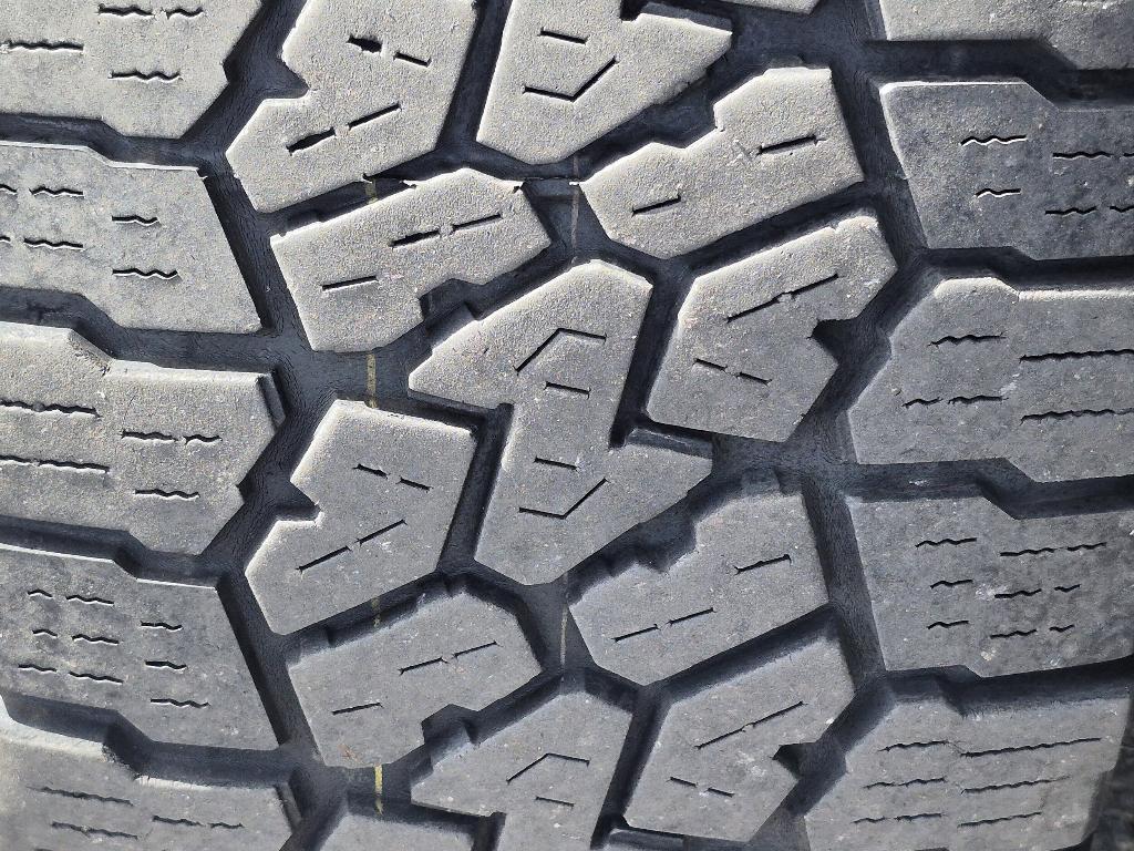 used 2021 Jeep Gladiator car, priced at $32,497