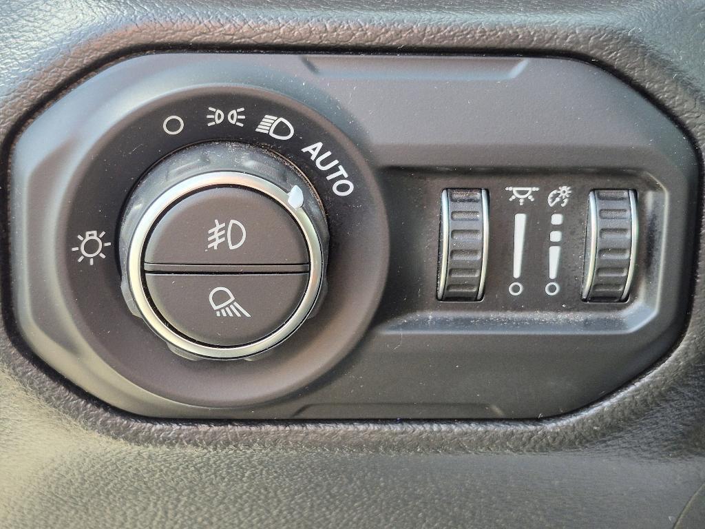 used 2021 Jeep Gladiator car, priced at $32,497