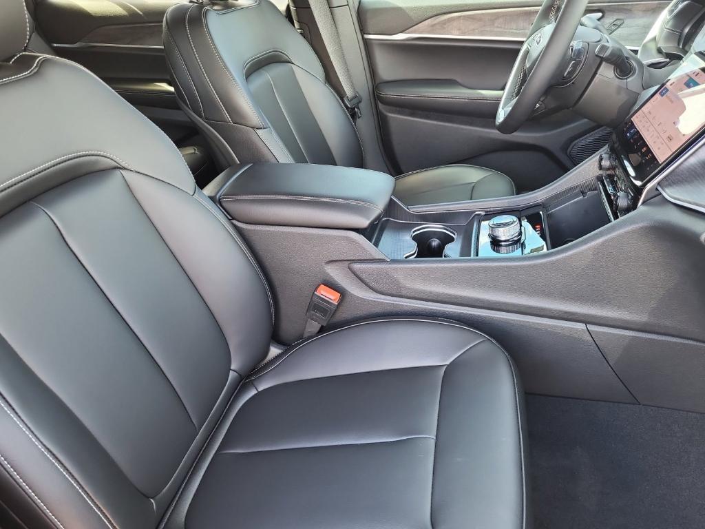 new 2025 Jeep Grand Cherokee L car, priced at $39,591