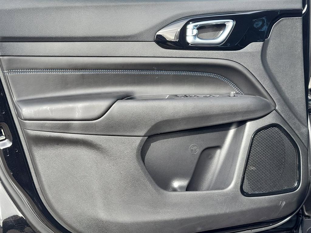 new 2026 Jeep Compass car, priced at $31,330