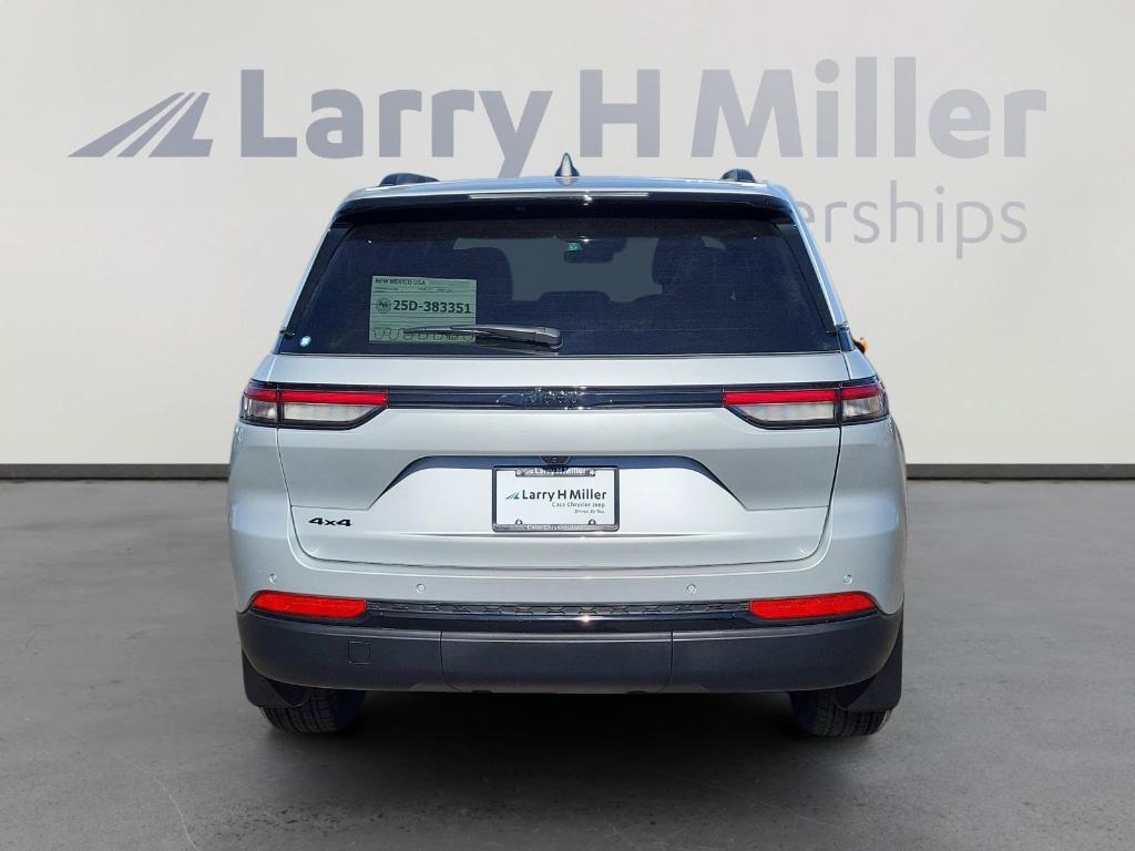 new 2025 Jeep Grand Cherokee car, priced at $42,696