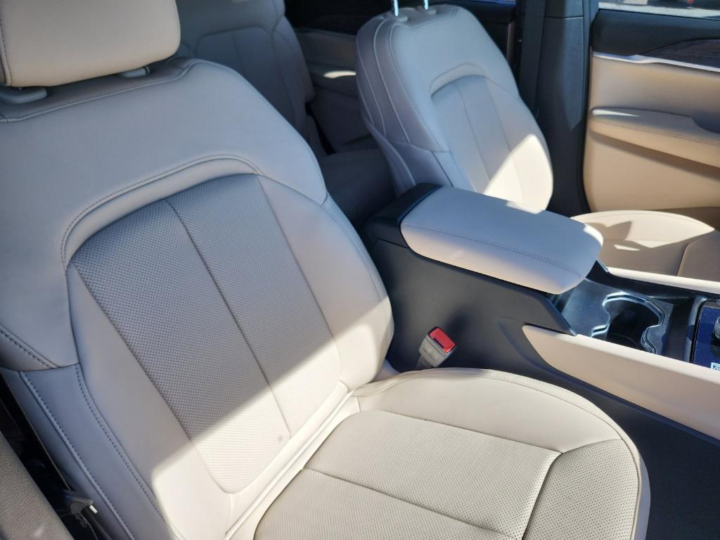 new 2025 Jeep Grand Cherokee L car, priced at $48,751