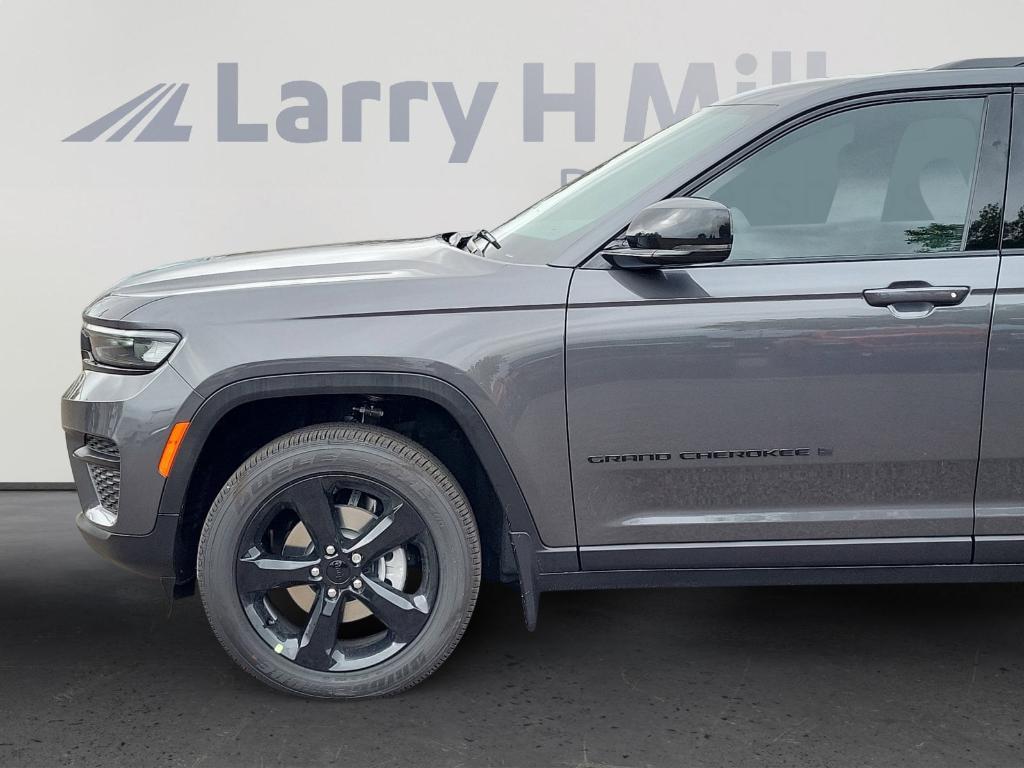 new 2025 Jeep Grand Cherokee car, priced at $45,341