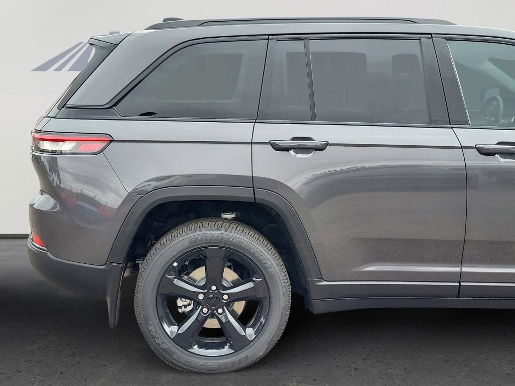 new 2025 Jeep Grand Cherokee car, priced at $44,341