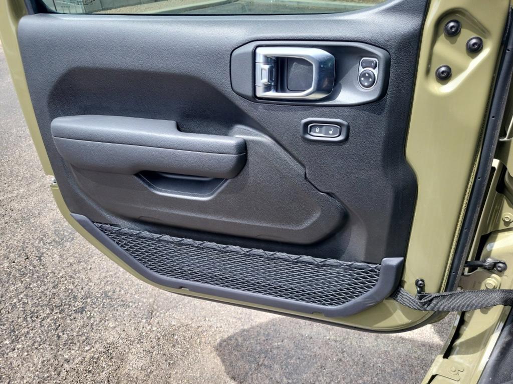 new 2025 Jeep Gladiator car, priced at $43,741