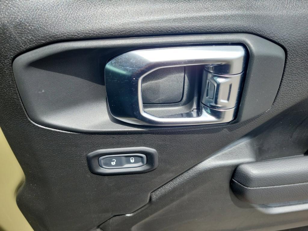 new 2025 Jeep Gladiator car, priced at $43,741