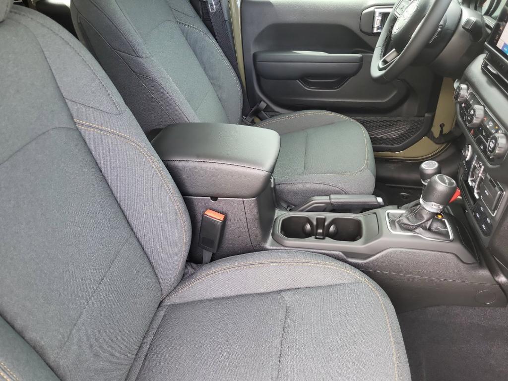 new 2025 Jeep Gladiator car, priced at $43,741