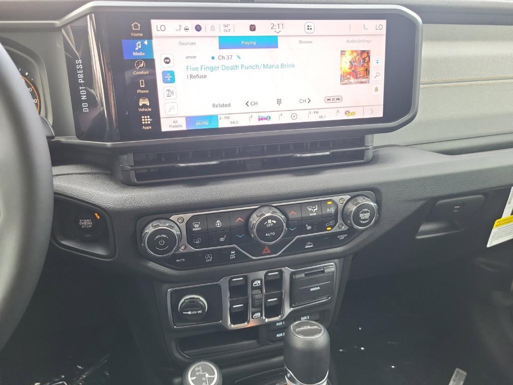 new 2025 Jeep Gladiator car, priced at $43,741