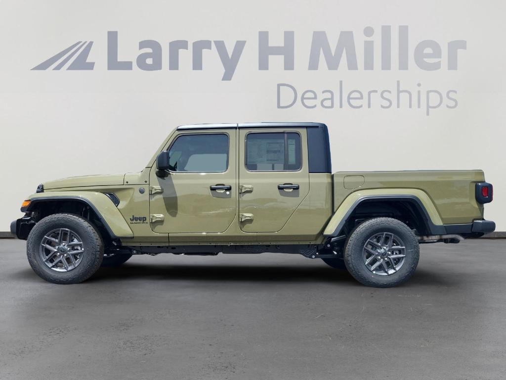 new 2025 Jeep Gladiator car, priced at $43,741