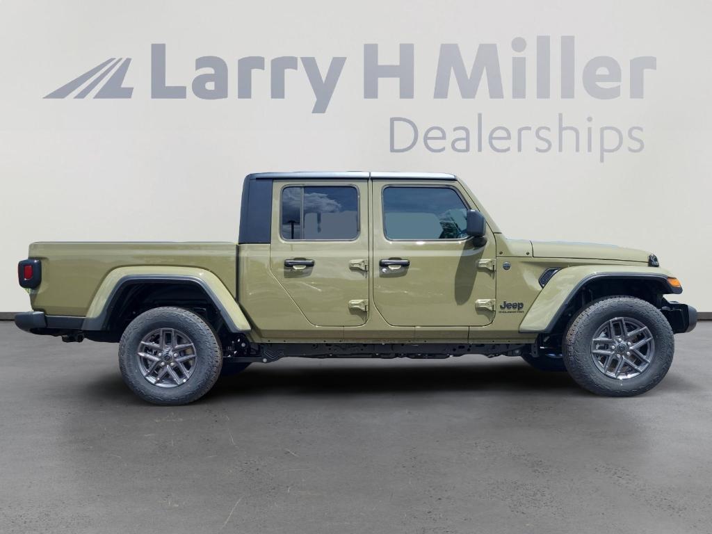 new 2025 Jeep Gladiator car, priced at $43,741