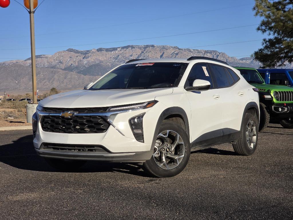used 2025 Chevrolet Trax car, priced at $20,567