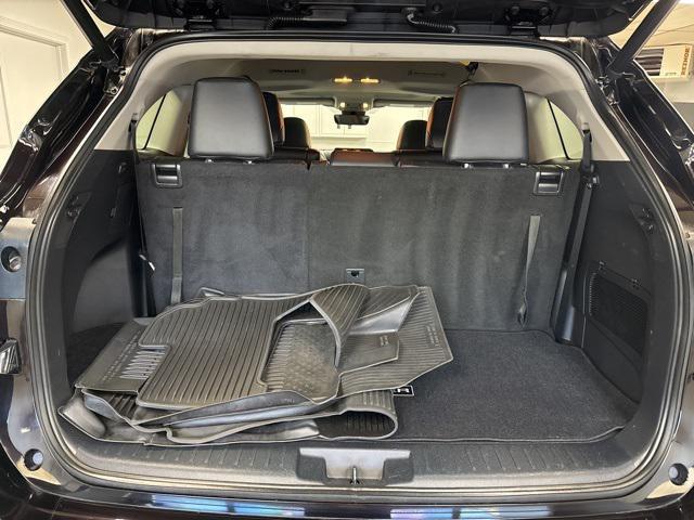 used 2022 Toyota Highlander car, priced at $34,995