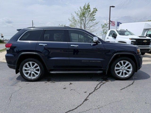 used 2017 Jeep Grand Cherokee car, priced at $15,495