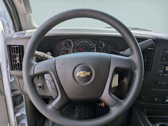 new 2025 Chevrolet Express 2500 car, priced at $4,354,879