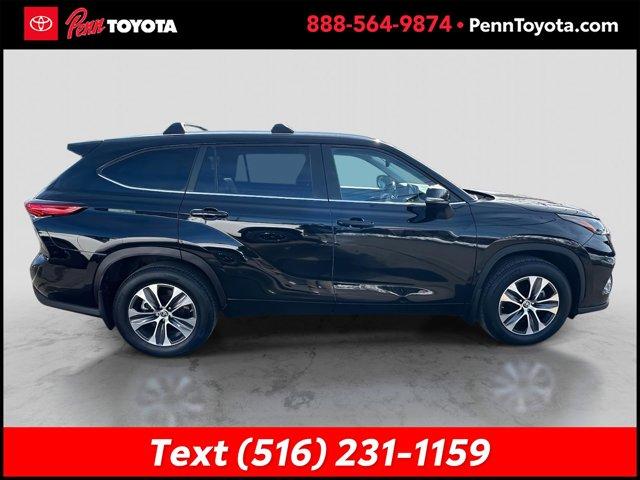 used 2023 Toyota Highlander car, priced at $38,554