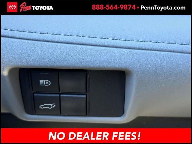 used 2022 Toyota Highlander car, priced at $32,729