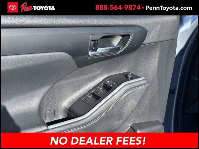 used 2021 Toyota Highlander car, priced at $28,843