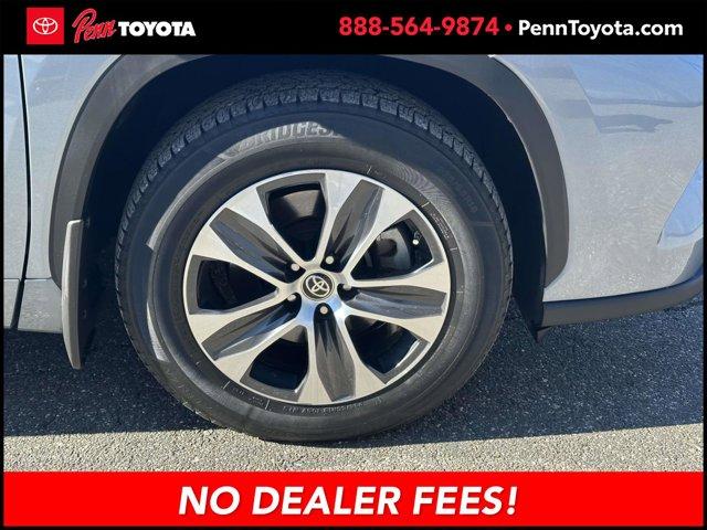 used 2021 Toyota Highlander car, priced at $28,843