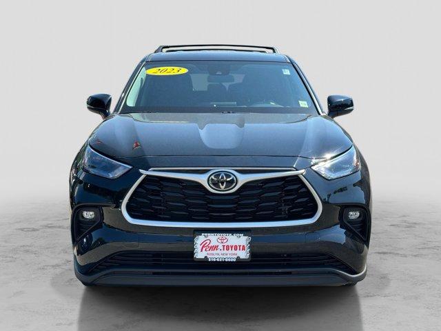 used 2023 Toyota Highlander car, priced at $32,669