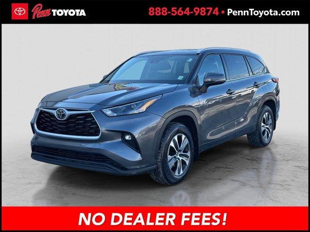 used 2022 Toyota Highlander car, priced at $29,229