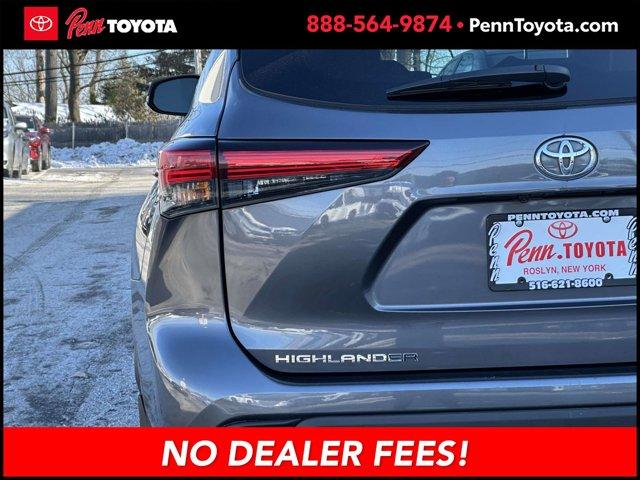 used 2022 Toyota Highlander car, priced at $29,229
