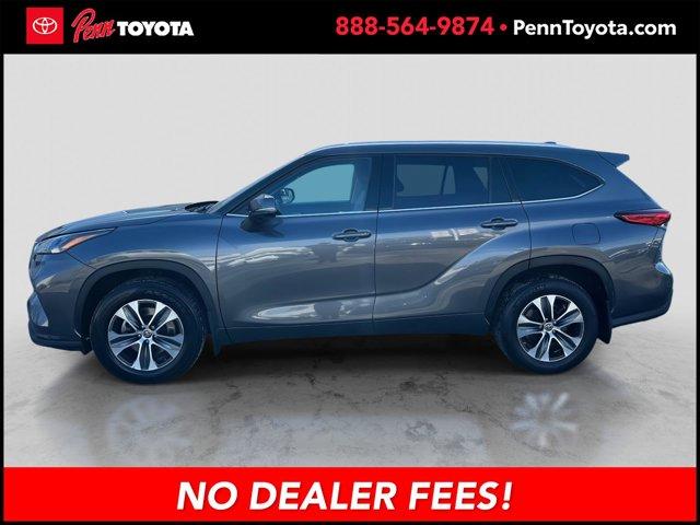 used 2022 Toyota Highlander car, priced at $29,229